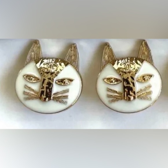 👀 EXTREMELY RARE CHANEL VINTAGE buttons!! GORGEOUS!! - Picture 3 of 4